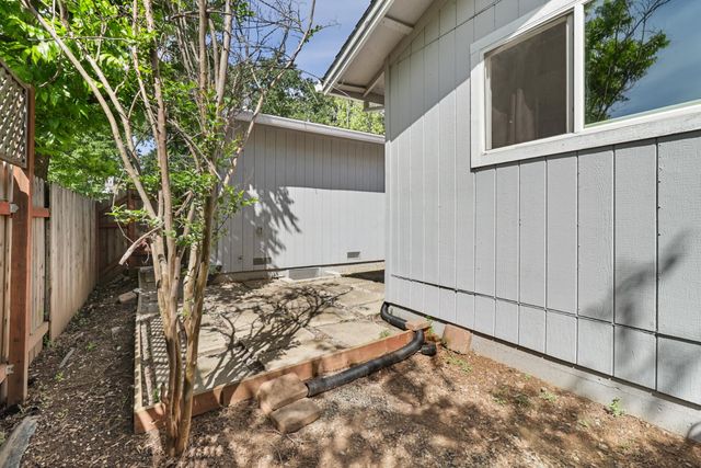 2716 Zachman Way, Carmichael, CA 95608