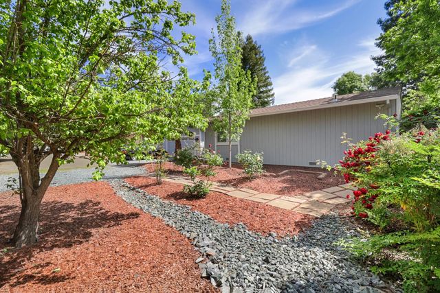 2716 Zachman Way, Carmichael, CA 95608