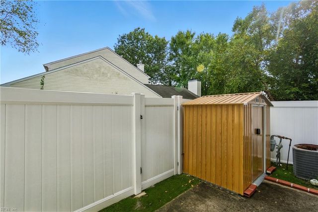 5002 Glen Canyon DR, Virginia Beach, VA 23462