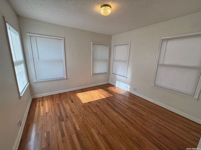 128 Corona, San Antonio, TX 78209