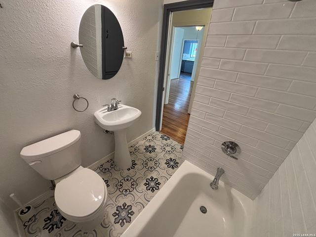 128 Corona, San Antonio, TX 78209