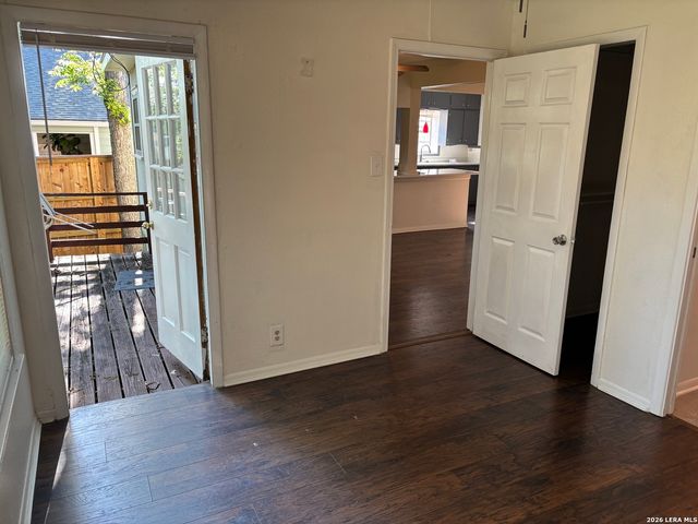 128 Corona, San Antonio, TX 78209