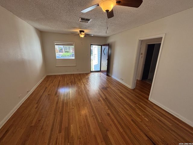 128 Corona, San Antonio, TX 78209
