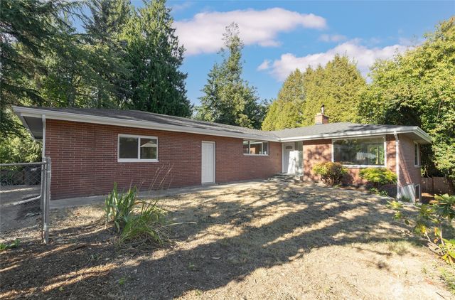 22212 105th Avenue SE, Kent, WA 98031