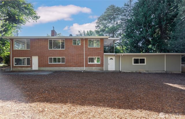 22212 105th Avenue SE, Kent, WA 98031