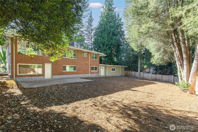 22212 105th Avenue SE, Kent, WA 98031