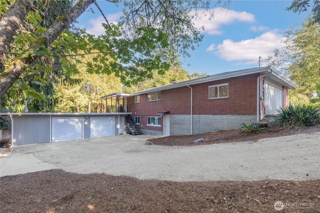 22212 105th Avenue SE, Kent, WA 98031