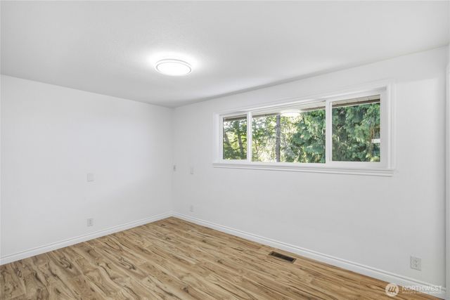 22212 105th Avenue SE, Kent, WA 98031