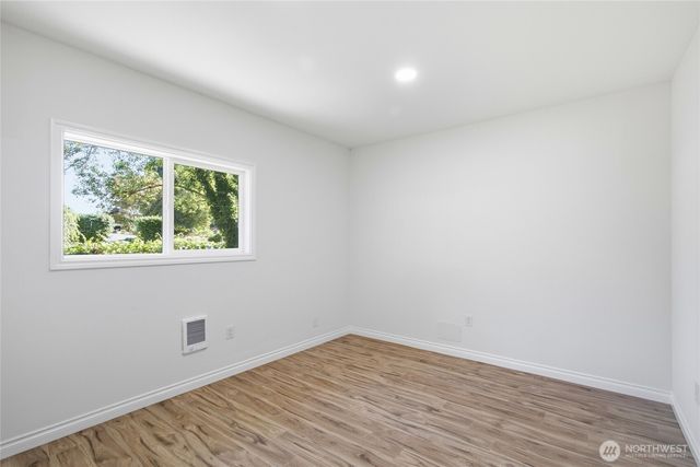 22212 105th Avenue SE, Kent, WA 98031