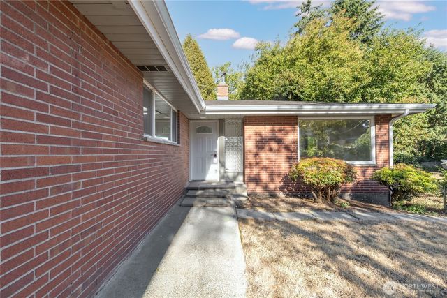 22212 105th Avenue SE, Kent, WA 98031
