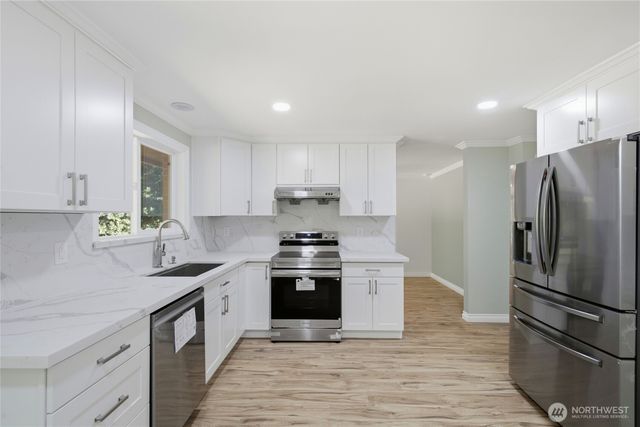 22212 105th Avenue SE, Kent, WA 98031