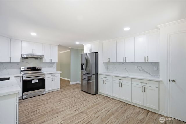 22212 105th Avenue SE, Kent, WA 98031