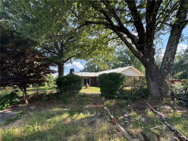 1049 Ben Higgins Road, Dahlonega, GA 30533