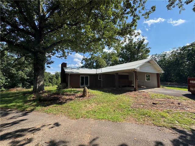 1049 Ben Higgins Road, Dahlonega, GA 30533