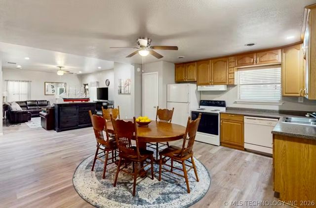 9152 Stone Brook Drive, Kingston, OK 73439