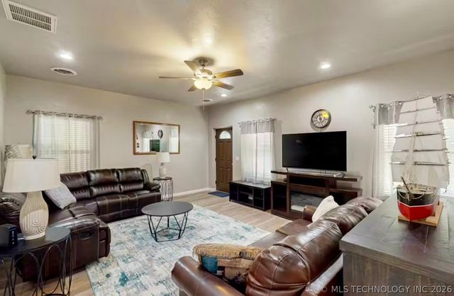 9152 Stone Brook Drive, Kingston, OK 73439