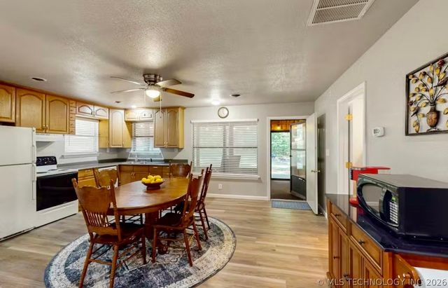 9152 Stone Brook Drive, Kingston, OK 73439