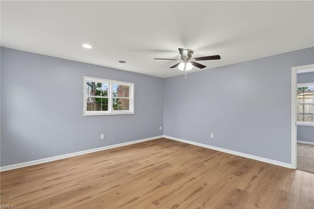 814 Tulip DR, Newport News, VA 23608