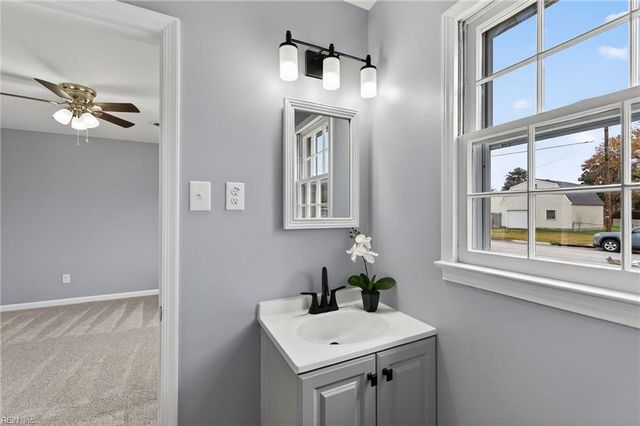 814 Tulip DR, Newport News, VA 23608