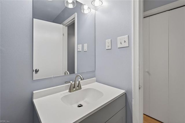 814 Tulip DR, Newport News, VA 23608