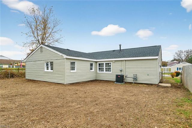 814 Tulip DR, Newport News, VA 23608