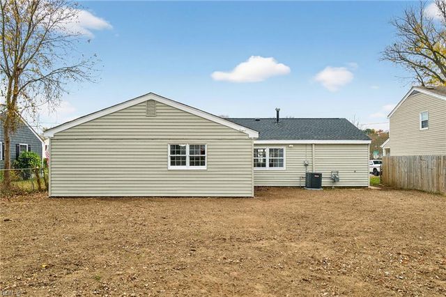 814 Tulip DR, Newport News, VA 23608