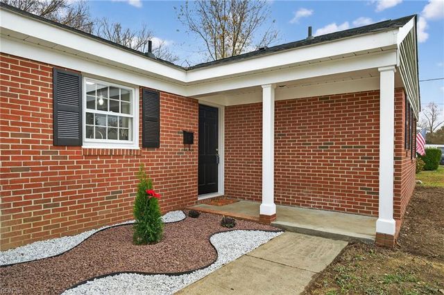 814 Tulip DR, Newport News, VA 23608