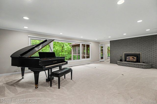 4757 Hardwoods Drive, West Bloomfield Charter Township, MI 48323