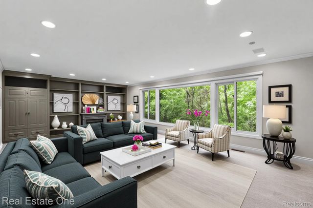 4757 Hardwoods Drive, West Bloomfield Charter Township, MI 48323