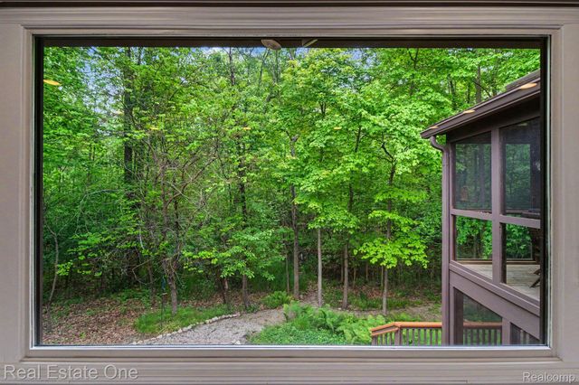 4757 Hardwoods Drive, West Bloomfield Charter Township, MI 48323