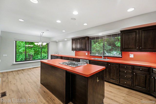 4757 Hardwoods Drive, West Bloomfield Charter Township, MI 48323