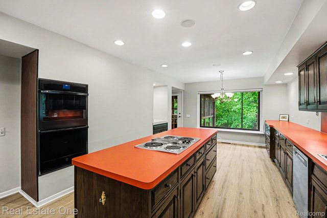 4757 Hardwoods Drive, West Bloomfield Charter Township, MI 48323