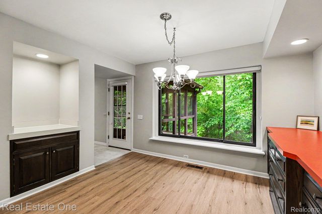 4757 Hardwoods Drive, West Bloomfield Charter Township, MI 48323