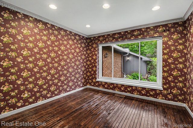 4757 Hardwoods Drive, West Bloomfield Charter Township, MI 48323