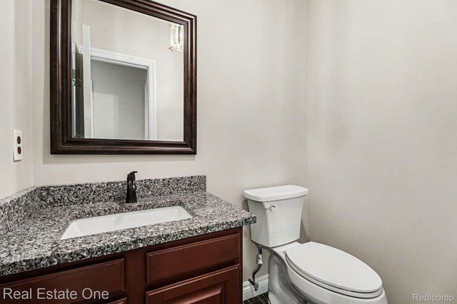 4757 Hardwoods Drive, West Bloomfield Charter Township, MI 48323