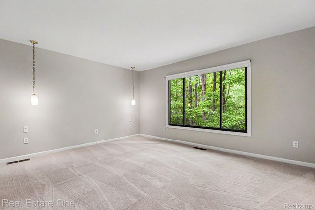 4757 Hardwoods Drive, West Bloomfield Charter Township, MI 48323