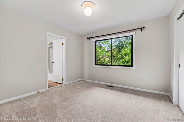 4757 Hardwoods Drive, West Bloomfield Charter Township, MI 48323