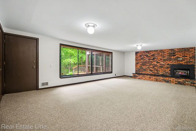 4757 Hardwoods Drive, West Bloomfield Charter Township, MI 48323