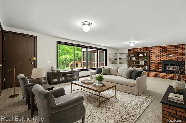 4757 Hardwoods Drive, West Bloomfield Charter Township, MI 48323