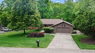 4757 Hardwoods Drive, West Bloomfield Charter Township, MI 48323