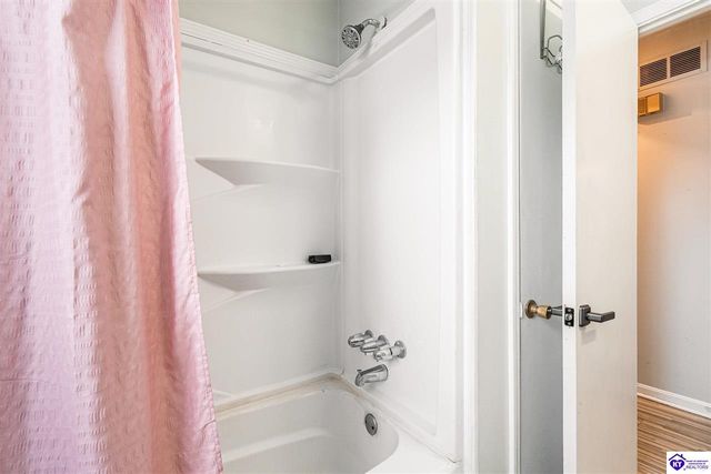 703 Iroquois Ave, Louisville, KY 40214