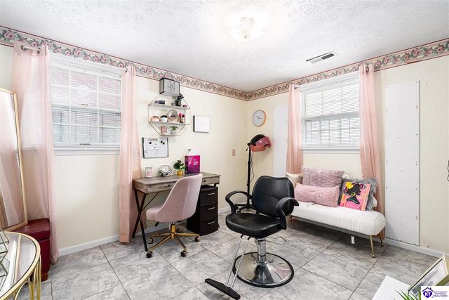 703 Iroquois Ave, Louisville, KY 40214