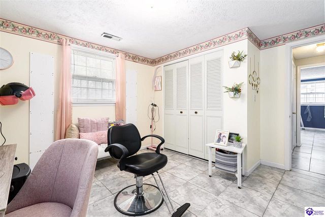 703 Iroquois Ave, Louisville, KY 40214