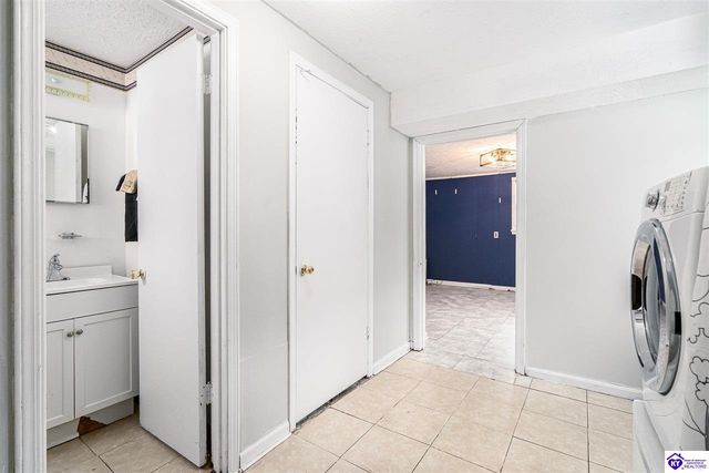 703 Iroquois Ave, Louisville, KY 40214