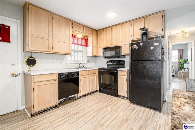 703 Iroquois Ave, Louisville, KY 40214