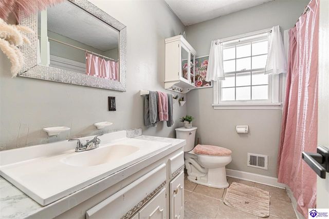 703 Iroquois Ave, Louisville, KY 40214