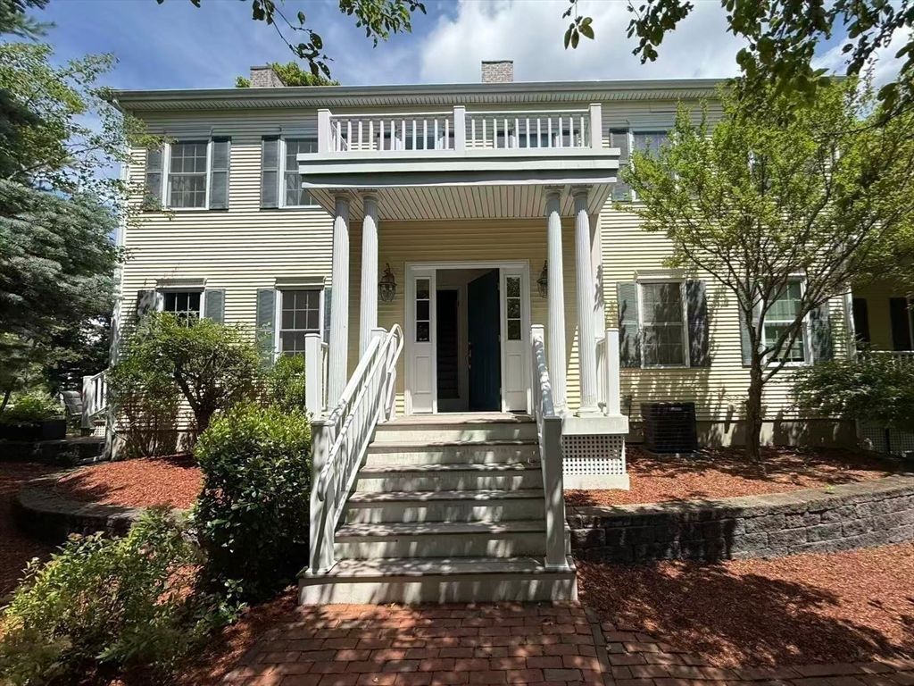 139 Prospect St 1, Acton, MA 01720