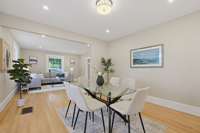 163 Prospect St 163, Wakefield, MA 01880