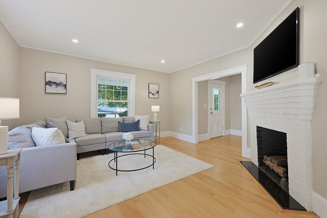 163 Prospect St 163, Wakefield, MA 01880