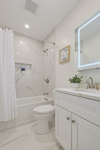 163 Prospect St 163, Wakefield, MA 01880